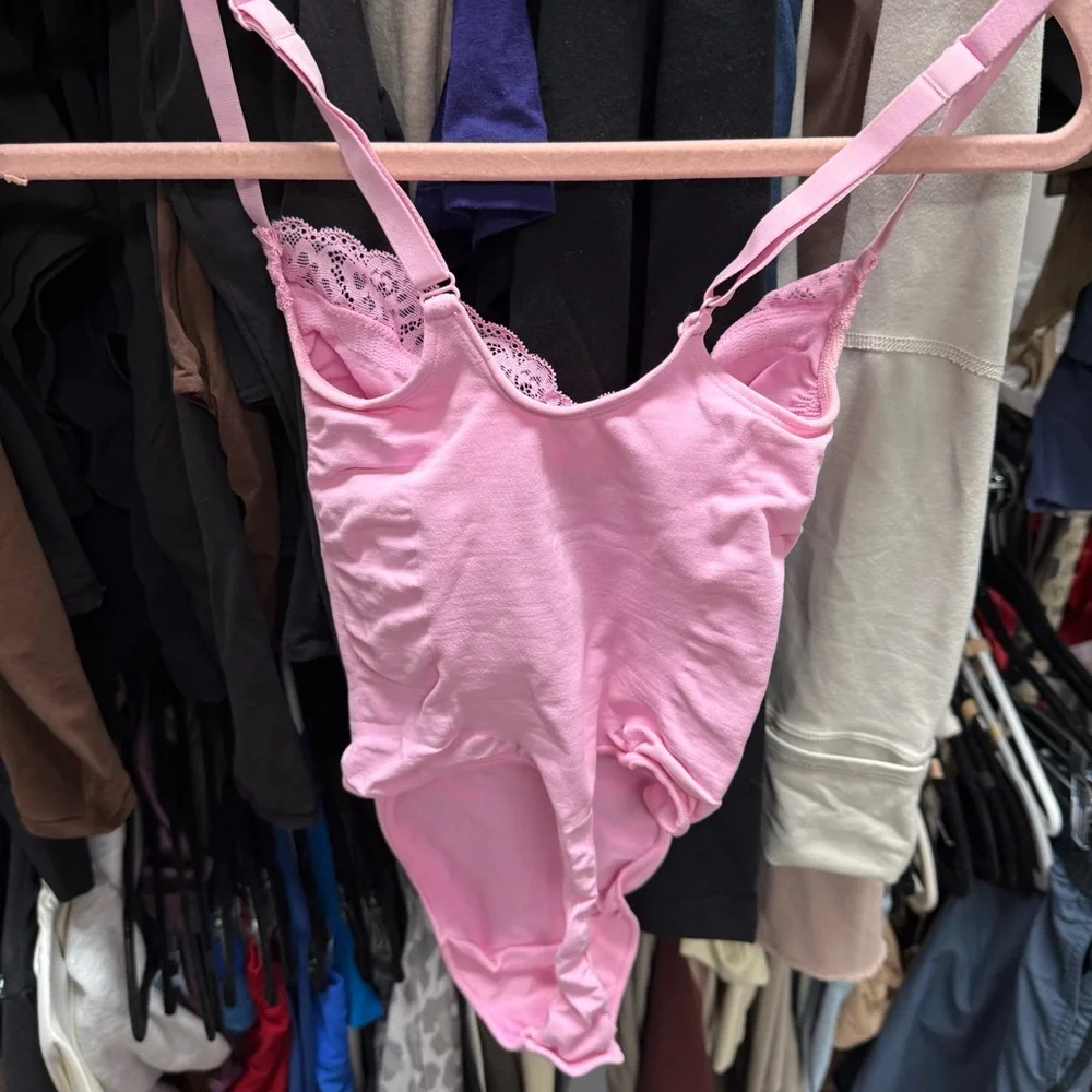 SKIMS SKIMS sculpt lace bodysuit pink - Picture 4 of 4